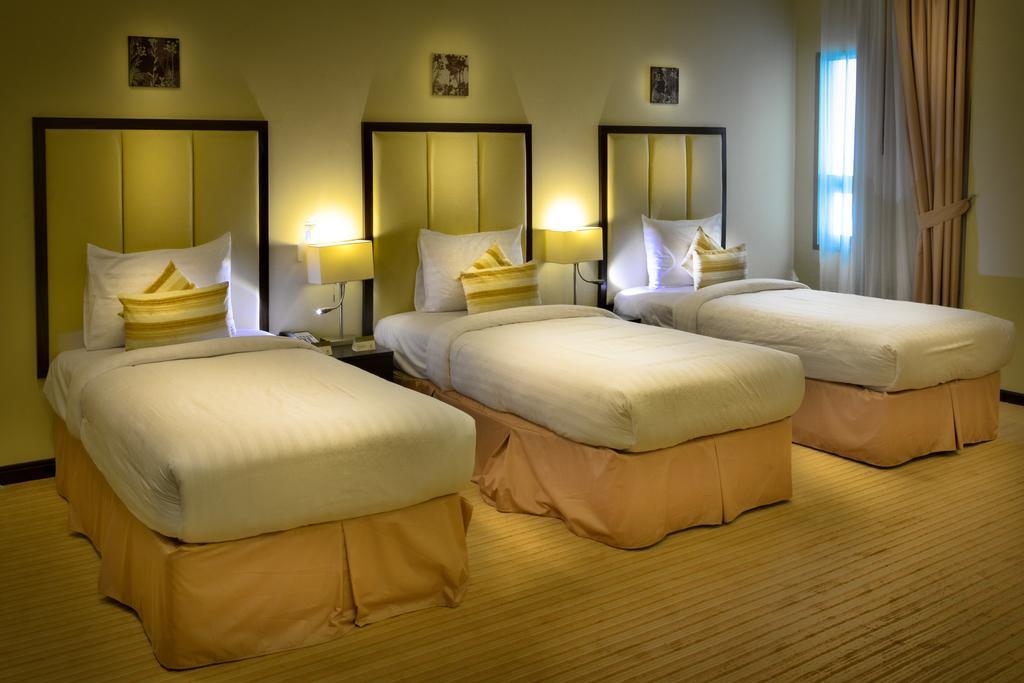 Готель Golden Ocean 3*