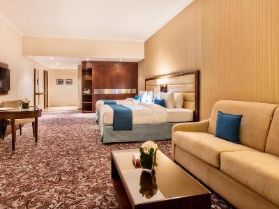 Готель Golden Ocean 3*
